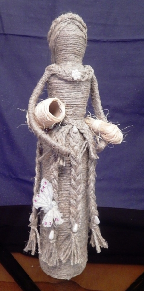 Девушка-крестьянка со снопом