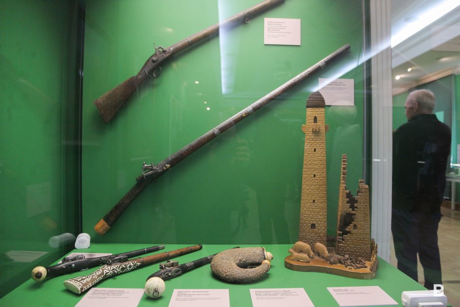 оружие на выставке «Искусство Чеченской Республики XIX—XXI веков»
