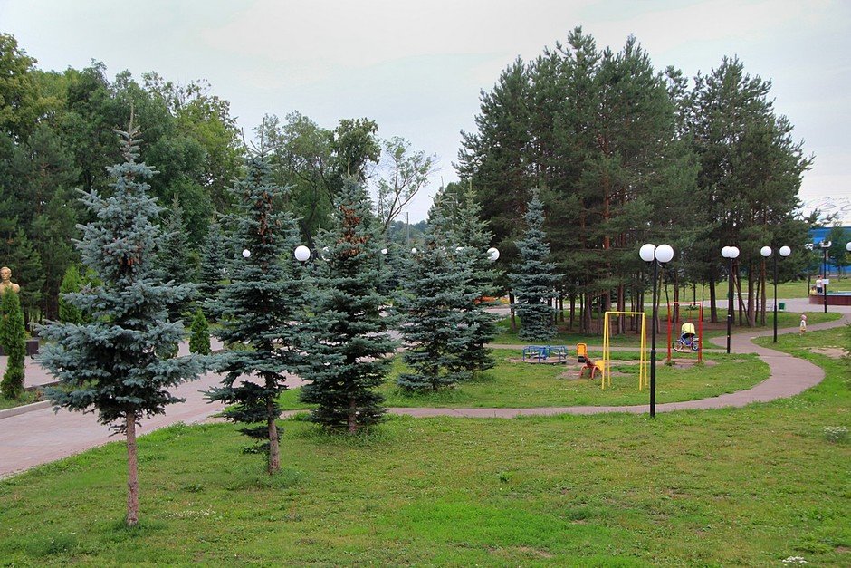 Отреставрированный парк Петрова в Кировском районе Казани. 2008 год