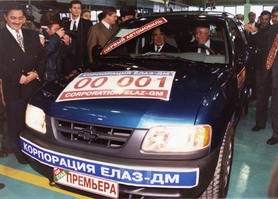 Минтимер Шаймиев и Виктор Черномырдин на «Елазе». Первый «Шевроле Блейзер». 1990-е годы