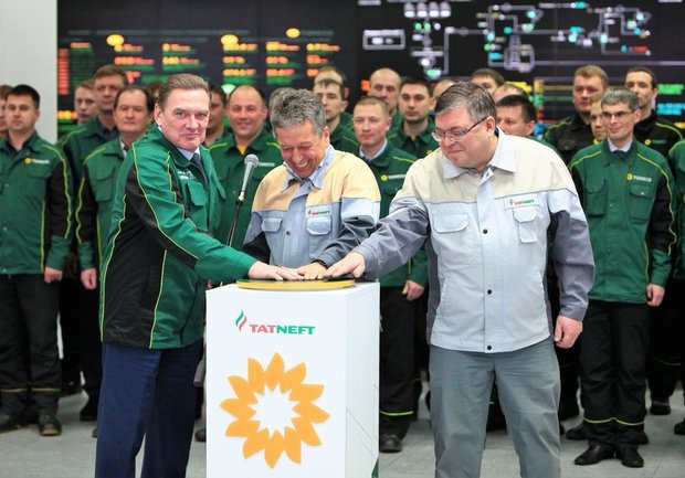 Сегодня Татарстан является одним из лидеров по добыче нефти в России. За первое полугодие 2019 года предприятиями нефтегазохимического комплекса республики отгружено продукции на 860 млрд рублей, что на 8% больше, чем за аналогичный период 2018 года