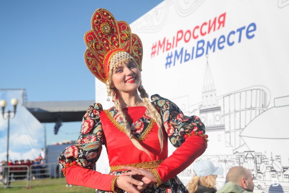 Участница праздничного концерта в честь Дня России