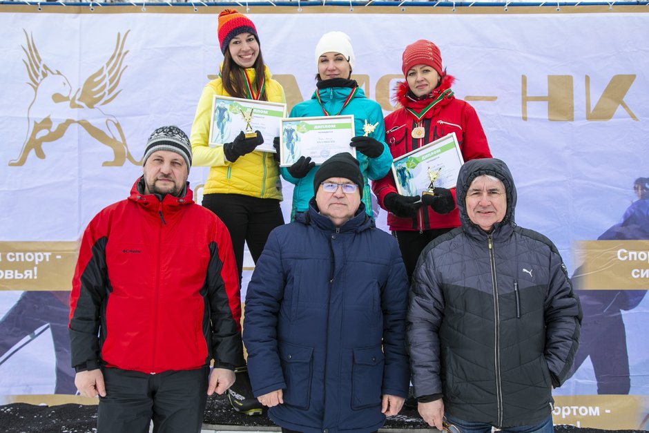 Награждение участников спортивного состязания — лыжная эстафета на кубок АО «ТАИФ-НК»