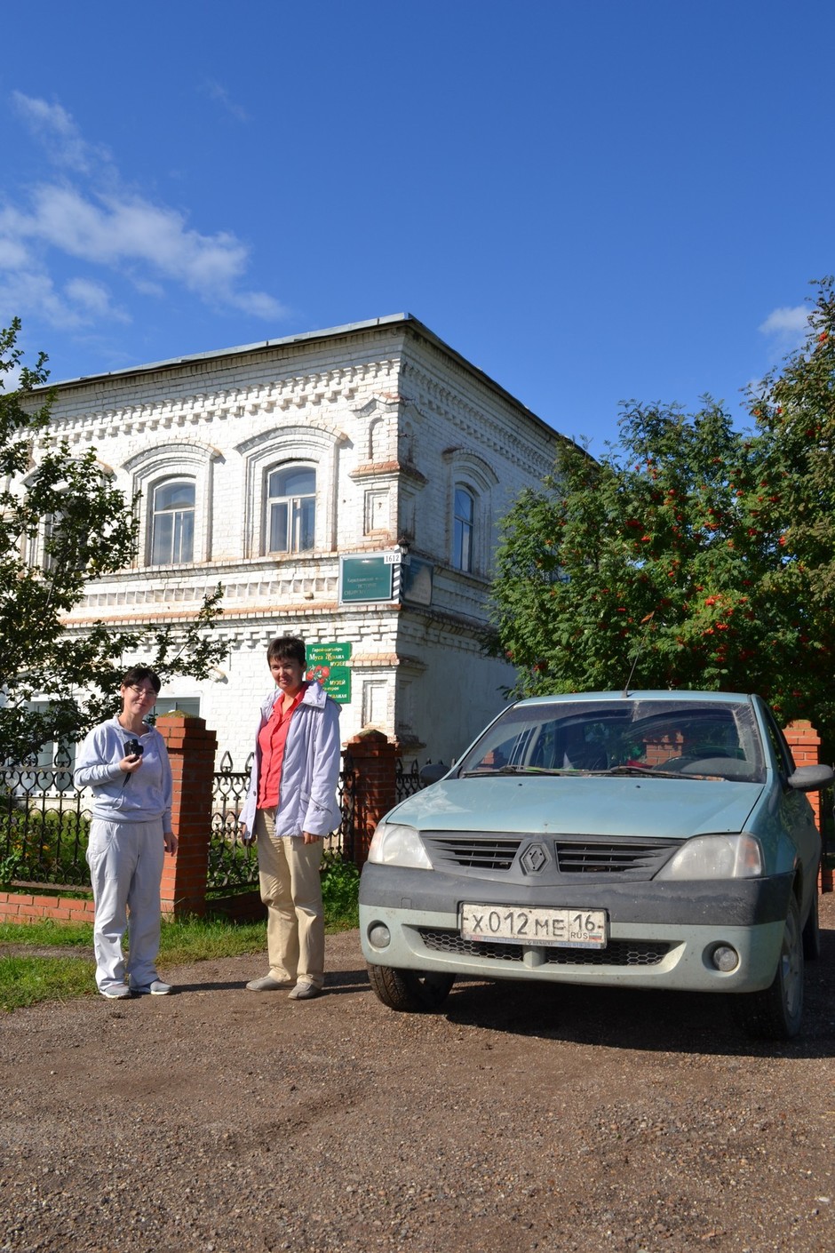 Лучшие люди нашей команды и наш надежный транспорт