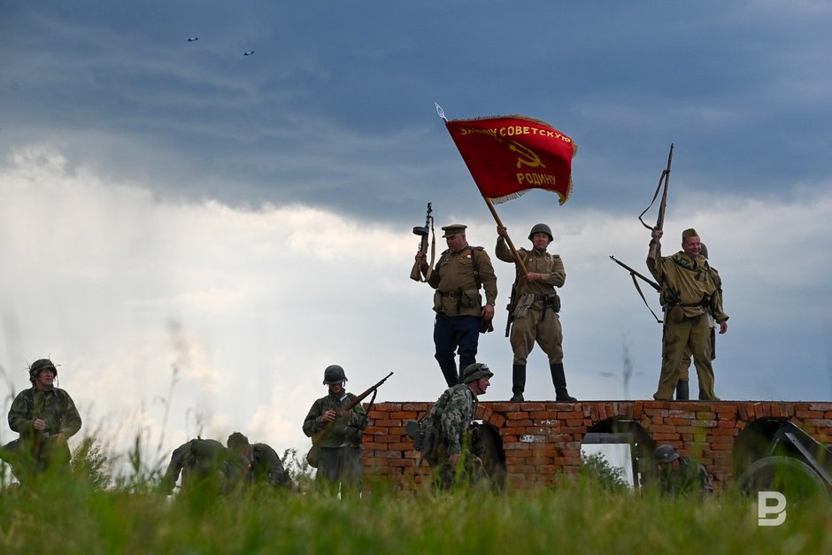 Участники IV Всероссийский фестиваль военно-исторической реконструкции «Военные игры «Элбэдэн»