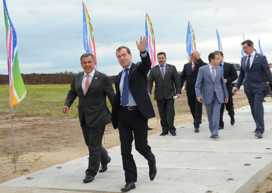 На закладке капсулы на месте строительства проекта «Иннополис-Казань», 9 июня 2012 г.