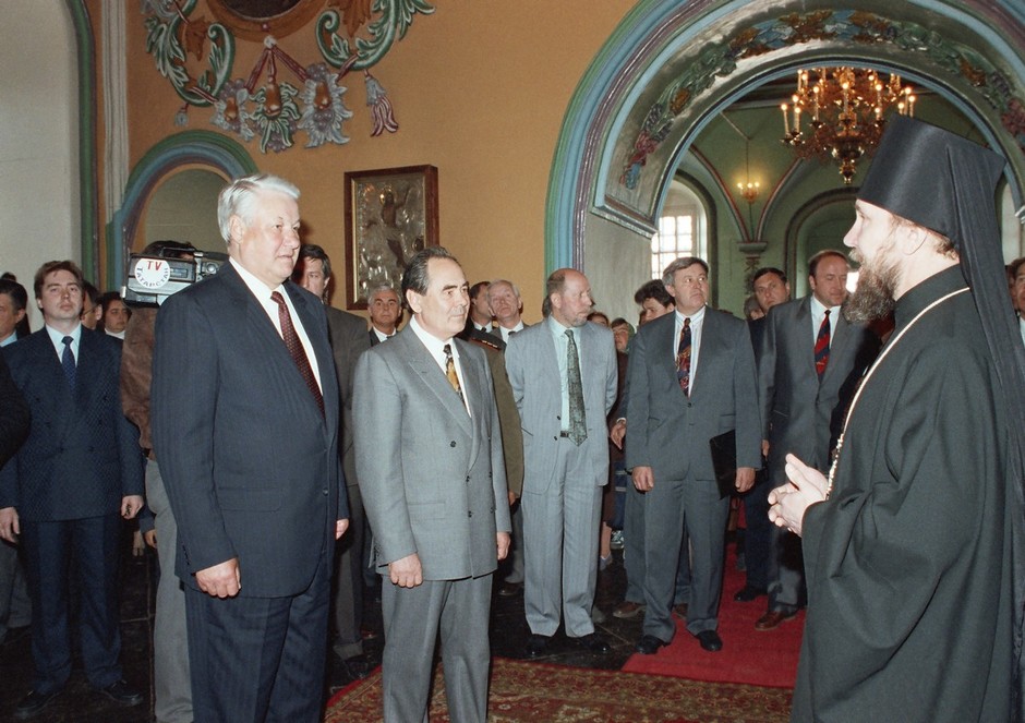 Делегация Ельцина заехала и в Петропавловский собор