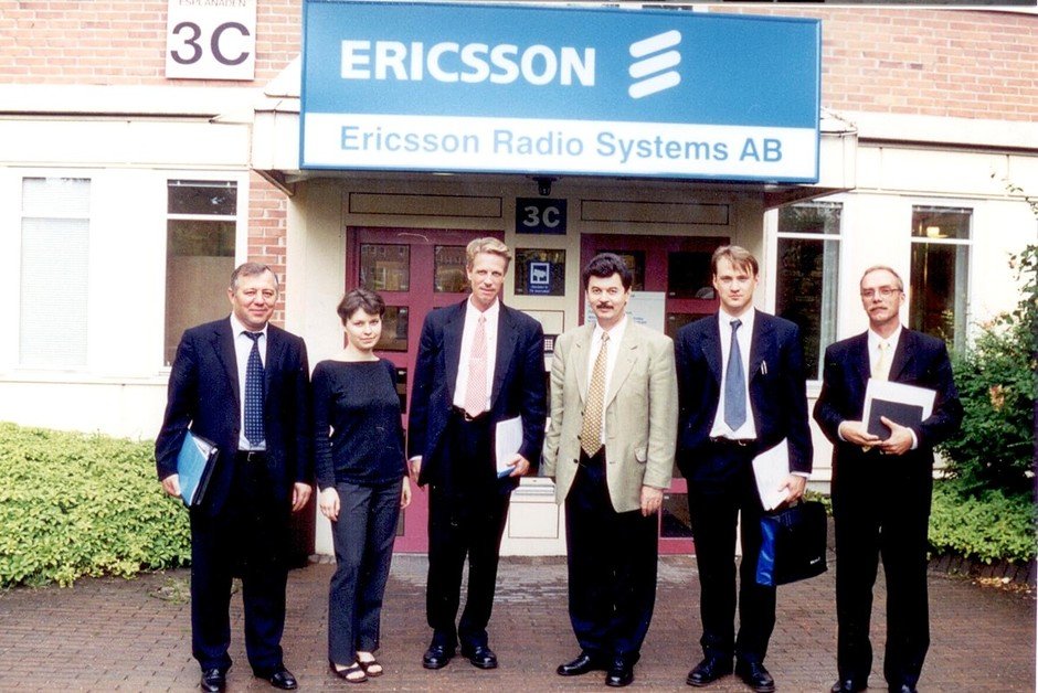Компании «ТАИФ-Телком» и Ericsson завершили построение первой очереди сети мобильной связи GSM в Татарстане. Стокгольм, 1999 год