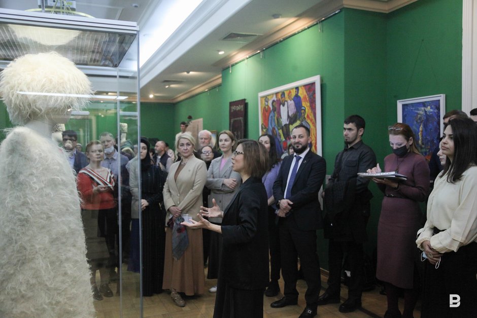 национальные костюмы на выставке «Искусство Чеченской Республики XIX—XXI веков»