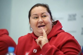 Вяльбе отметила противостояние татарстанских лыжников Большунова и Коростелева