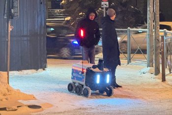 Казанцы стали чаще заказывать готовую еду с помощью роботов-курьеров