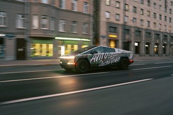 На ПМЭФ представили дачную версию Tesla Cybertruck