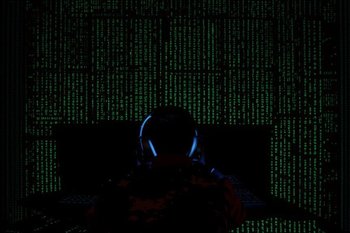 Киберполиция раскрыла 8 уловок, которыми мошенники делают людей дропперами