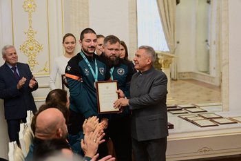 Клуб «Стрела-Ак Барс» в Кремле: раис поздравил регбистов с победой в чемпионате России