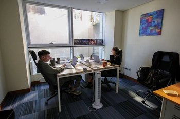 Россияне считают, что работающие с ИИ специалисты заслуживают более высокую зарплату