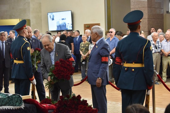 Минтимер Шаймиев: «Ильдус Мостюков из тех, кто честно и преданно служил Родине и народу»