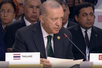 Эрдоган не сдержал слез на церемонии прощания с жертвами пожара в турецком отеле