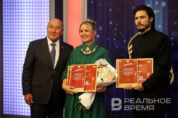 Глава татарстанского ЗАГСа, учитель математики и девятиклассница: кому доверят будущее детской татарской песни