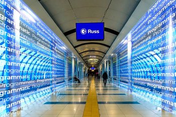 Группа Russ запустила программатик-продажи рекламы в метро Казани