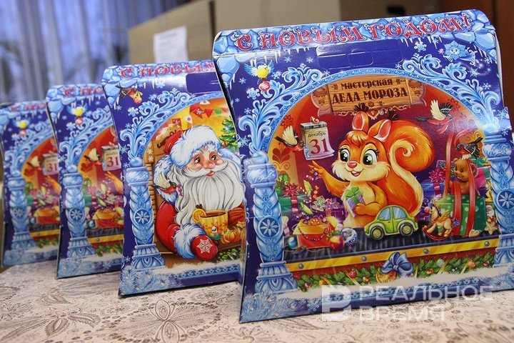 Аэропорт «Казань» потратит на новогодние подарки для детей 2,3 млн рублей