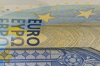 Доля евро в резервах мировых центробанков выросла до максимума с 2014 года