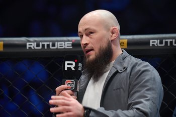 Татарский боец UFC Ринат Фахретдинов успешно прошел взвешивание перед боем