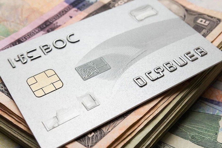 Россияне столкнулись с блокировкой банковских карт после переводов между своими счетами