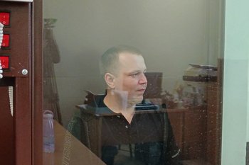 «Вышел мусор выкинуть»: обвиняемый в наезде на 11 пассажиров таксист объяснил, как нарушил домашний арест