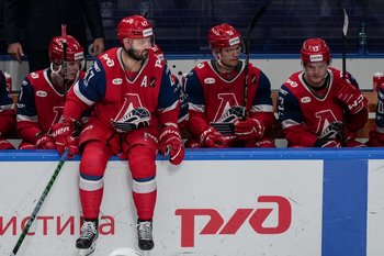 Александр Радулов продлил контракт с «Локомотивом» на год