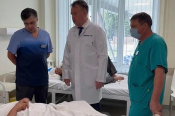 Глава Минздрава РТ Абашев посетил пострадавших при атаке БПЛА в Нижнекамске