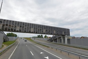 На Мамадышском тракте под Казанью рухнул надземный пешеходный переход