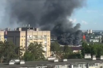В Казани на улице Васильченко произошел пожар в цехе по производству автохимии