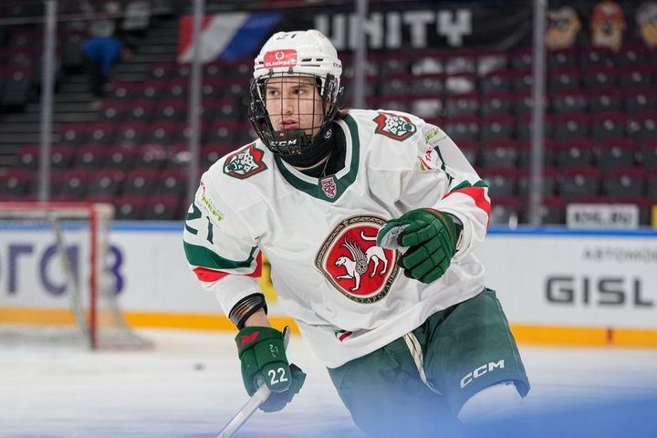 «Ак Барс» отдал «Локомотиву» талантливого форварда за Денисенко