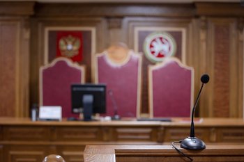 Нижнекамца осудили за роль курьера в мошеннических схемах на 1,5 млн рублей