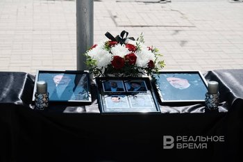 «Он стоял под знаменами добра и светлой силы»: в Казани возложили цветы в память о президенте Ирана