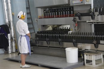 В России снизилось производство водки и коньяка