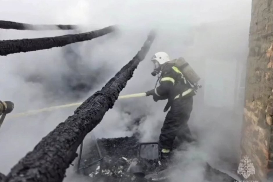 В Татарстане при пожаре в частном доме погибли мужчина и подросток