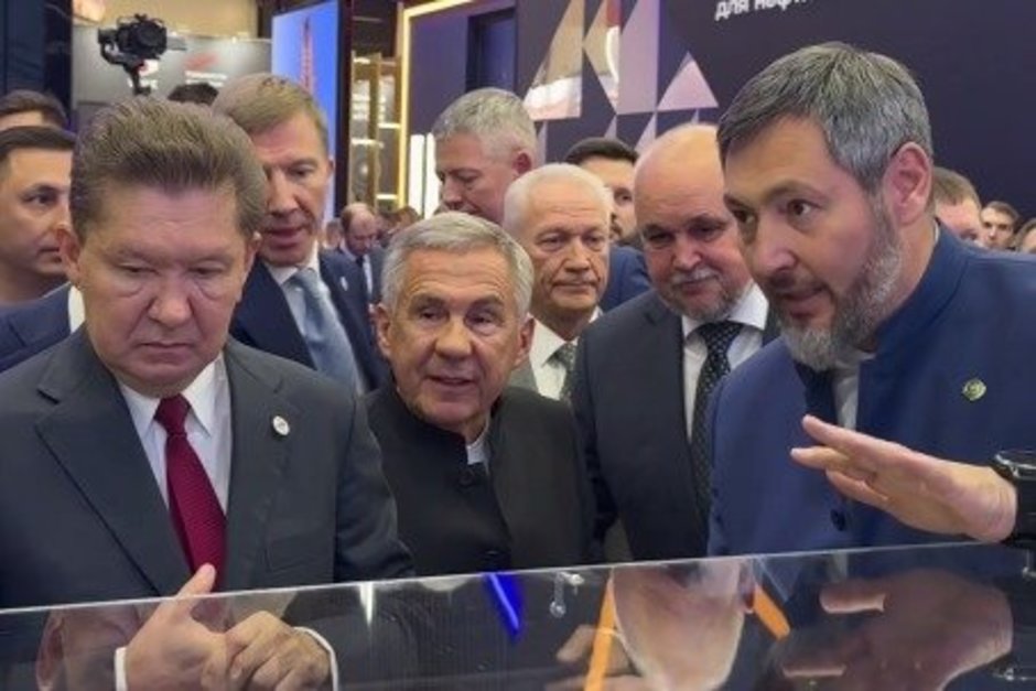 Татарстан представил Алексею Миллеру комплекс для испытания СПГ-компрессоров