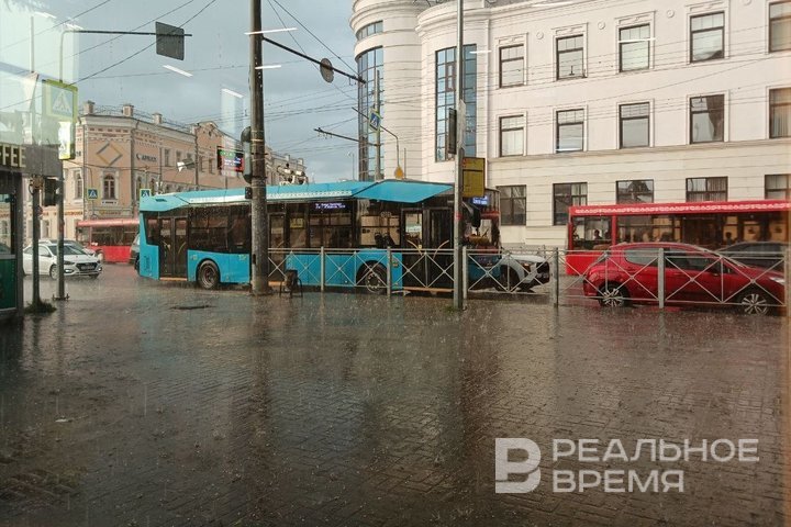 В центре Казани прошел дождь с градом