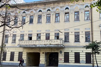 В Казани идут противоаварийные работы в историческом «Доме с подсолнухами»