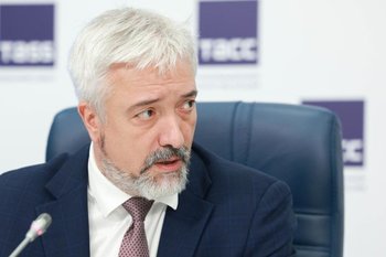 Соотечественники массово обращаются за переселением в Россию