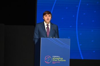 Сергей Кравцов: «Цифровые технологии — приоритет, но они не заменят традиционную школу»