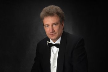 Андрей Аниханов стал главным дирижером оперного театра имени Мусы Джалиля