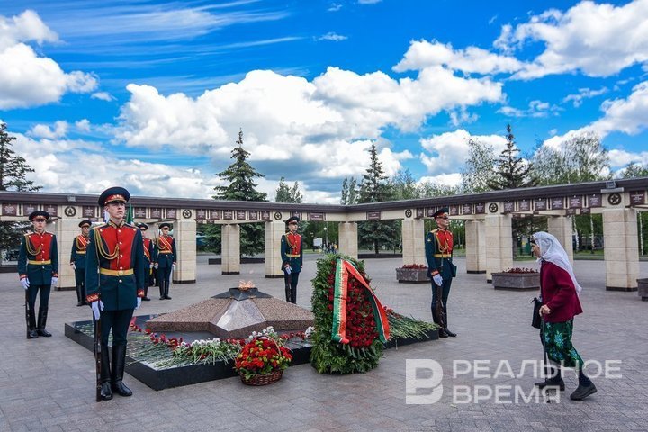 16-летнего подростка из Казани осудили за снежок, брошенный в Вечный огонь