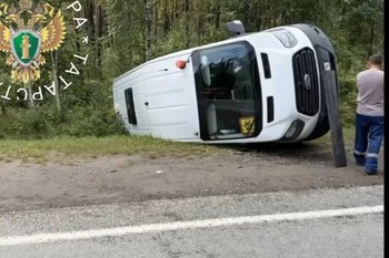 В Татарстане легковушка врезалась в автобус с детьми, есть пострадавшие