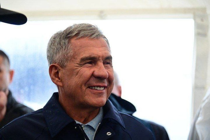 Минниханов обсудил вопросы безопасности с начальником пограничного управления ФСБ