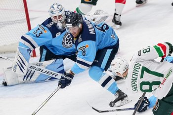 Лучший бомбардир прошлого сезона КХЛ среди защитников перешел в СКА