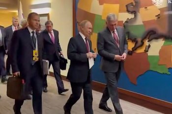 Переговоры Путина и Трампа в узком составе завершились