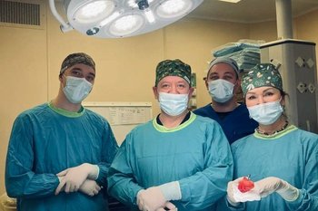 В РКБ Татарстана удалили крупную липому на лице пациента