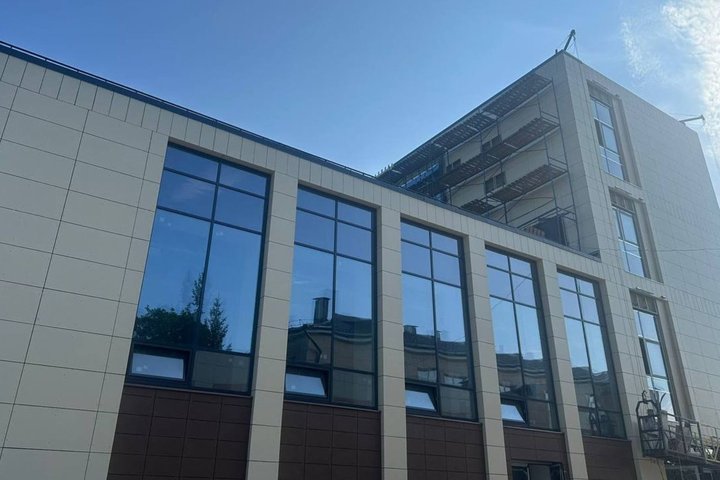 Новый трехэтажный корпус Татарской гимназии №2 в Казани готов на 87%